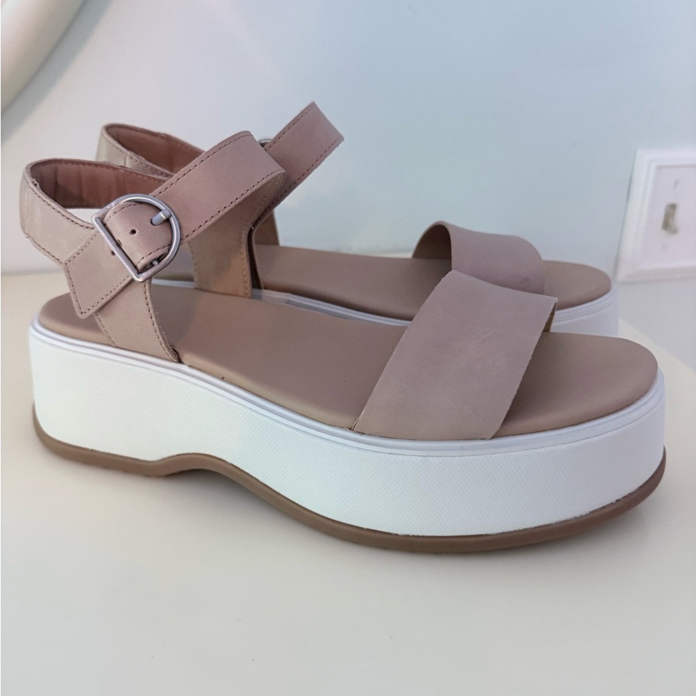 SOREL Women's Dayspring Ankle Strap Sandals 10 NWOT